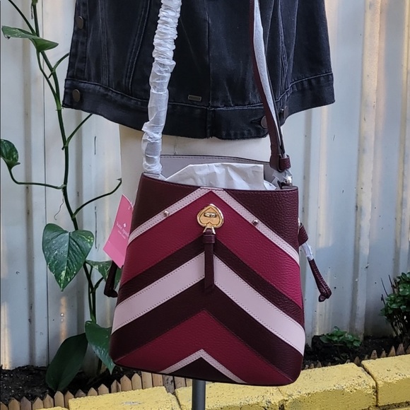 KATE SPADE BURGUNDY CHEVRON BUCKET CROSSBODY SHOULDER BAG - Picture 4 of 7